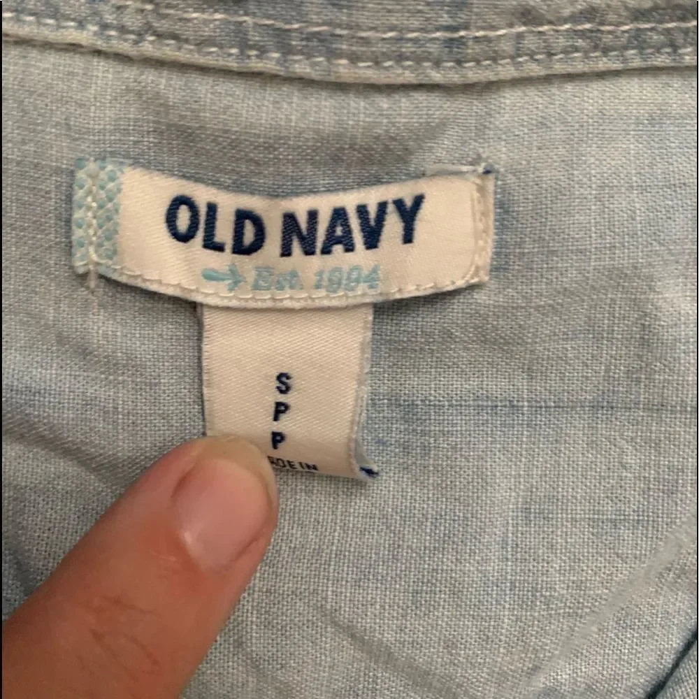 Old Navy chambray button down shirt-small - Picture 4 of 8